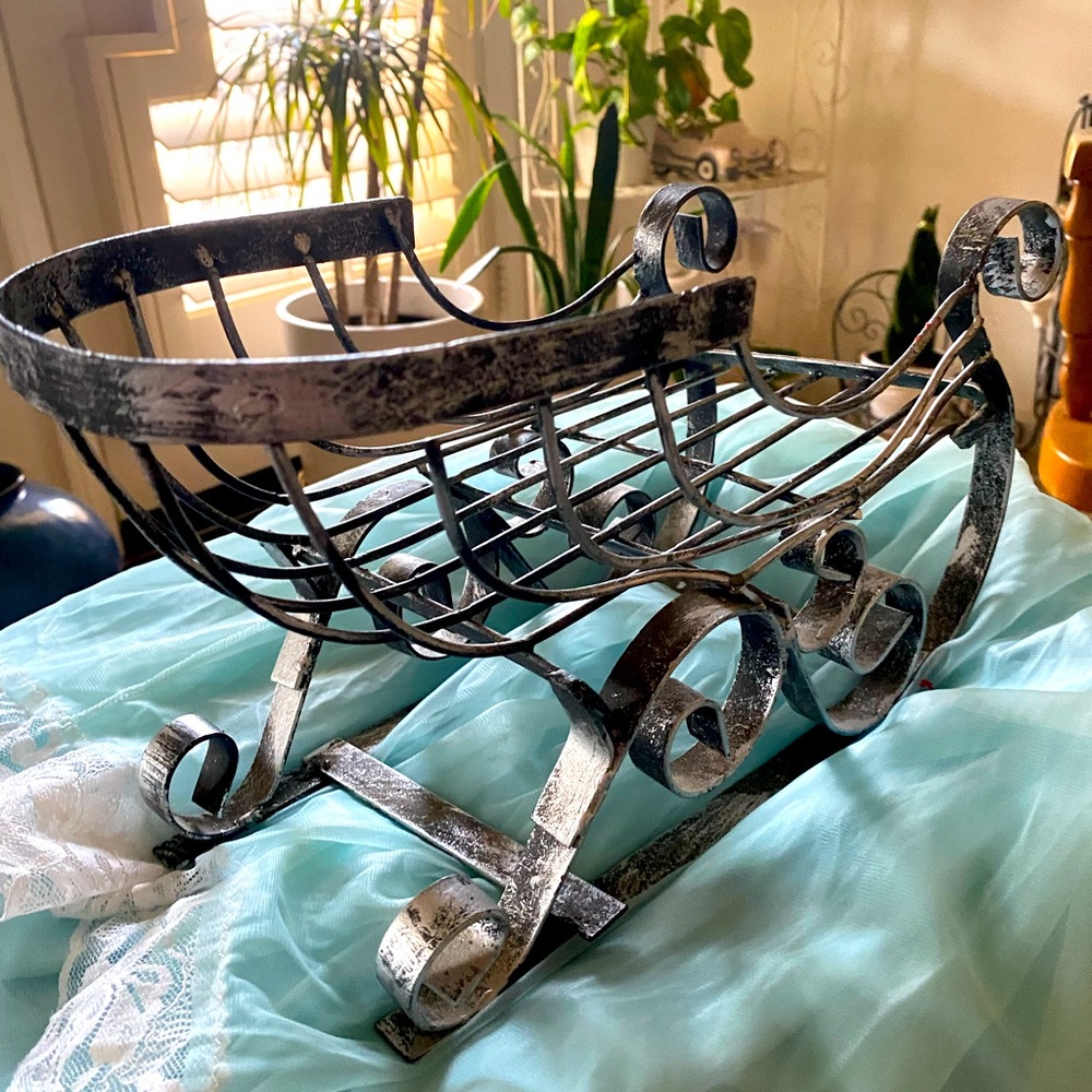 LARGE METAL CHRISTMAS SLEIGH - Picture 3 of 5